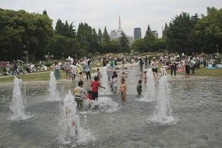 噴水、女児の股間直撃し重傷　水圧の威力、注意を