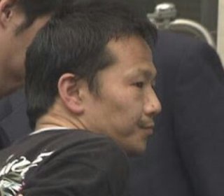電車内で痴漢、線路上を逃走　容疑の４１歳男を逮捕　警視庁