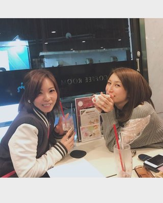 おかもとまり、子ども置いてハネムーン