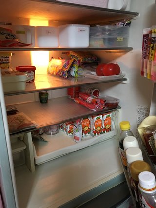 皆の家の冷蔵庫の中やキッチンを見せて