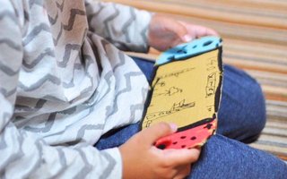 欲しいゲーム機を、段ボールで自作した息子　父が素晴らしいサプライズ！