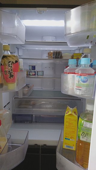 皆の家の冷蔵庫の中やキッチンを見せて