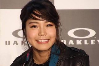 高梨沙羅が女性誌の表紙に