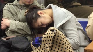 田園都市線で痴漢動画