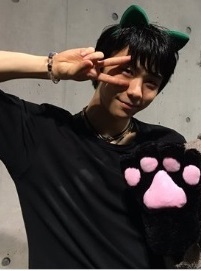 羽生結弦が「ネコ耳」姿　「ゆづにゃんこ可愛すぎ」【画像あり】