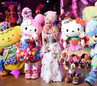 小林幸子　史上初、サンリオキャラ以外でパレード　ピンク髪で“降臨”