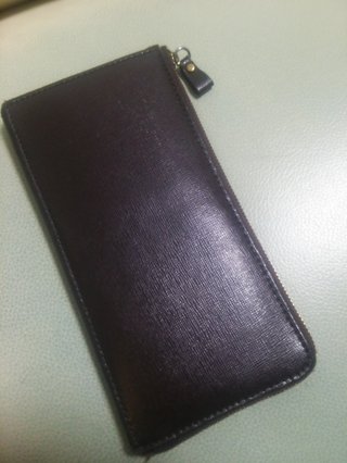 皆さんの財布見せてください。