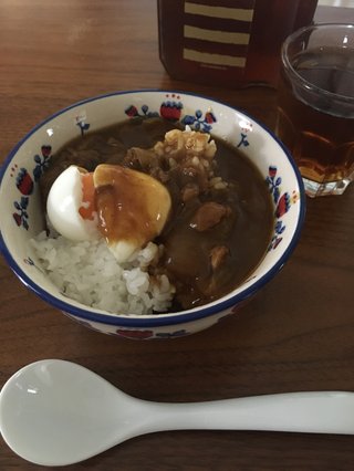 お昼はカレーだよーみんなはー？
