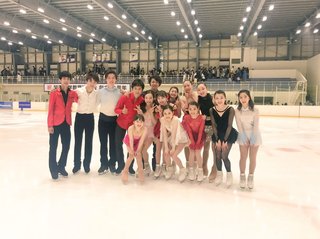 真凛ちゃんの隣の人は本田望結ちゃん家の長女さんですか？