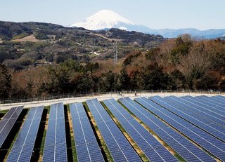 【太陽光発電】八ケ岳のいたるところにソーラーパネル…自然を破壊してまで必要か、再生可能エネルギー