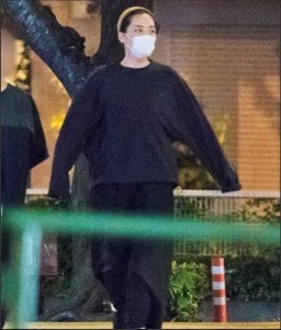 綾瀬はるかと高畑充希が坂口健太郎をめぐり「三角関係」へ