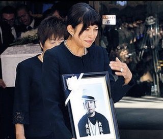 上原多香子　自死した夫の遺書公開で「俳優との不倫」発覚