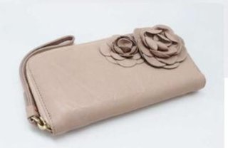 皆さんの財布見せてください。