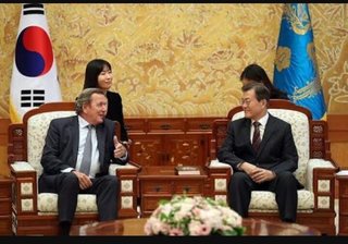 慰安婦問題で日本を批判した前ドイツ首相、韓国の既婚女性と交際していた　ドイツの新聞が報道