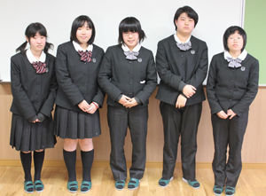 女子中・高生の制服、ズボンはダメ？