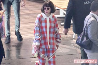 黒革の手帳の打ち上げ、仲里依紗の服