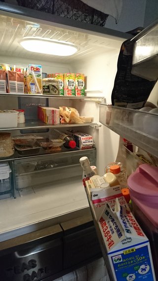 皆の家の冷蔵庫の中やキッチンを見せて