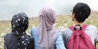 イスラム教徒「日本ではどこもヒジャーブを被っている人は雇えないと言われる。なぜ差別するの」