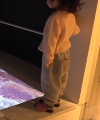 YouTubeでアンパンマンのおもちゃ紹介してる姉妹