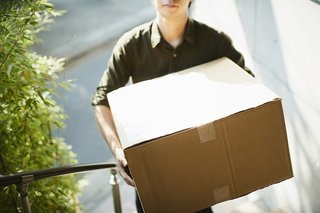 ゆうパックがパンク寸前？ネット上に「ヤバい」「窓口も長蛇の列」という声