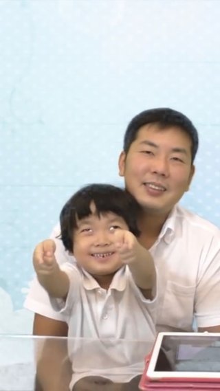 YouTubeでアンパンマンのおもちゃ紹介してる姉妹