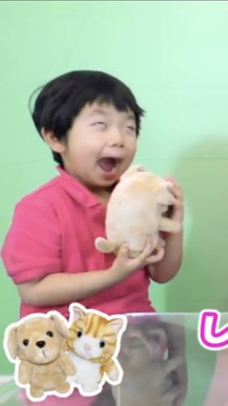 YouTubeでアンパンマンのおもちゃ紹介してる姉妹