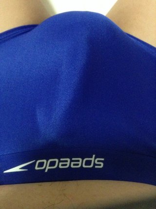 スイミングコーチの水着姿って目の保養になりますか？