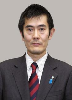 １０代の妻にかみつく…経済評論家の三橋貴明こと中村貴司逮捕