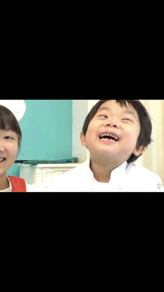 YouTubeでアンパンマンのおもちゃ紹介してる姉妹