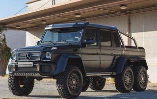 高梨沙羅  愛車は2000万円のベンツ