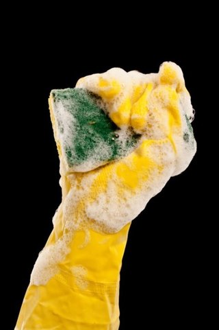 中国に続き韓国でも…五つ星ホテルがトイレ掃除用のスポンジでコップを洗い物議