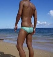 スイミングコーチの水着姿って目の保養になりますか？