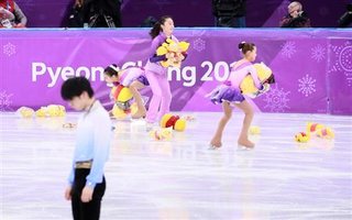 羽生結弦「プーさん」ぬいぐるみを韓国のファンへ「感謝の印」