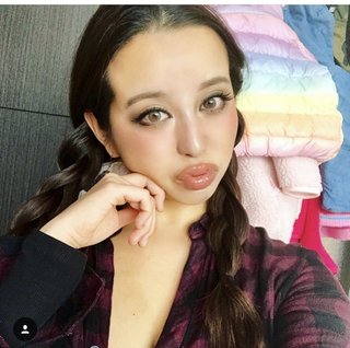 「素敵な兄妹」「アイルくんがまんま窪塚さん」　窪塚洋介、娘の初節句で家族写真を公開