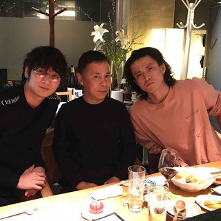 岡村隆史、綾野剛＆小栗旬との豪華3ショット披露「最高すぎる」「両手に花」と注目集まる