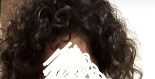 7歳の娘に縮毛矯正をかけるべき？