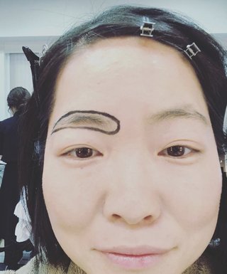 イモトアヤコって二重なのになんで美人に見えないのかな…