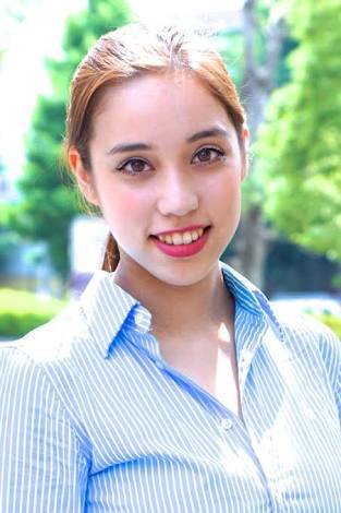 乙武洋匡  互いに尊敬しあう新恋人との買い物2ショット