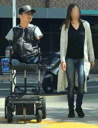 乙武洋匡  互いに尊敬しあう新恋人との買い物2ショット