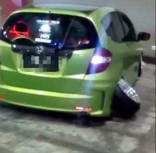 改造車に乗ってる奴って