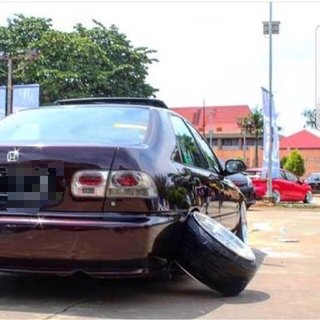 改造車に乗ってる奴って