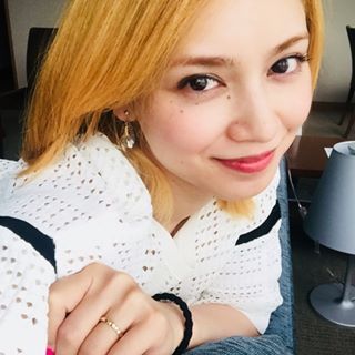 家でやってくれの声も！ 平愛梨、長友佑都とSNSで公開イチャイチャ