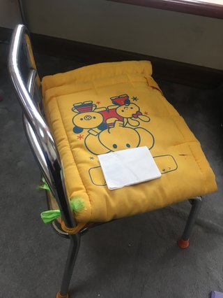 東京にあって大阪にない小学校の防災頭巾　最激震地の箕面市で開発

