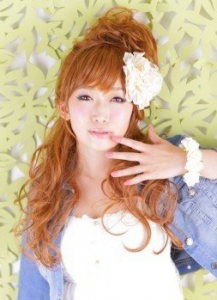 川村エミコ似の容姿で胸と身長、どっちを選ぶ？