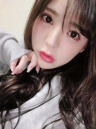 私ニューハーフなんですが可愛いですか？