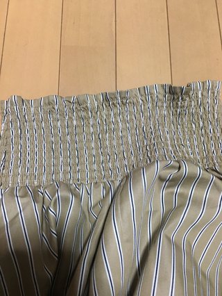 ウェストがゴムのスカートがきつい。