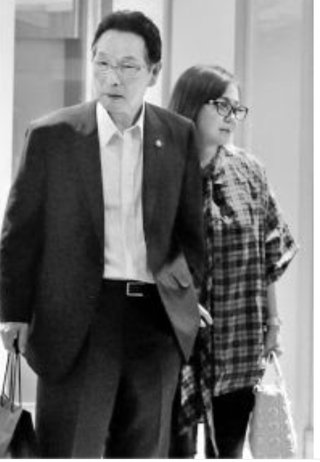 華原朋美、会社社長と不倫