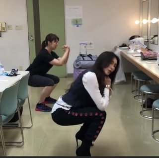 工藤静香、O脚の改善ストレッチ開始
