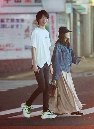 小嶋陽菜＆IT写真“愛の巣”社長の超高級マンションへ ツーショット初激写!!