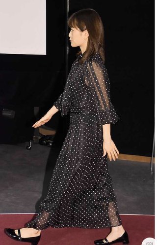 前田敦子さん、お腹に赤ちゃんいるかもしれないんだね。